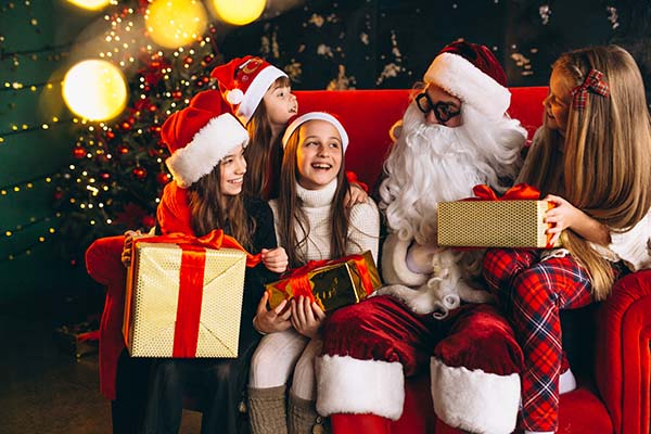 Kuferki świąteczne dla dzieci – prezenty dopasowane do wieku